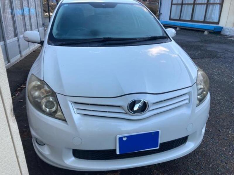 TOYOTA AURIS