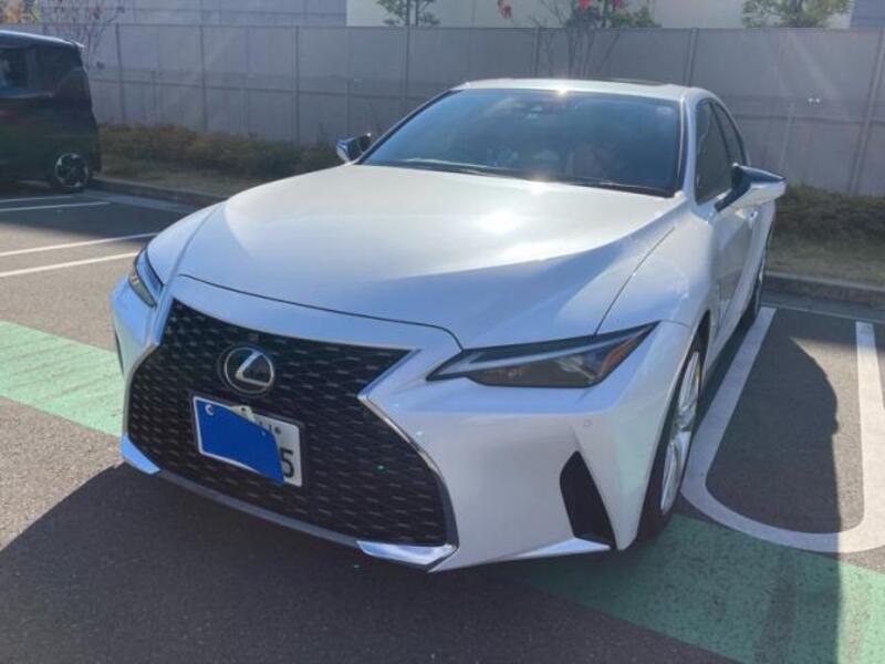 LEXUS IS