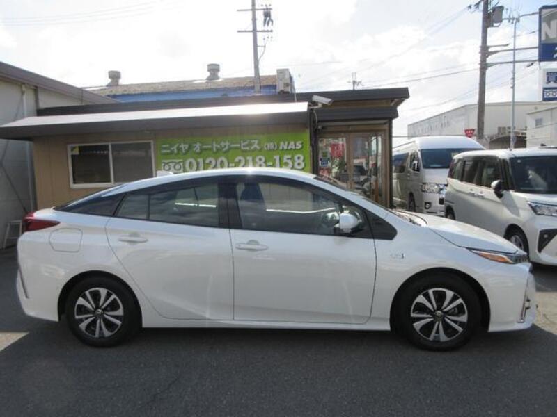 PRIUS PHV