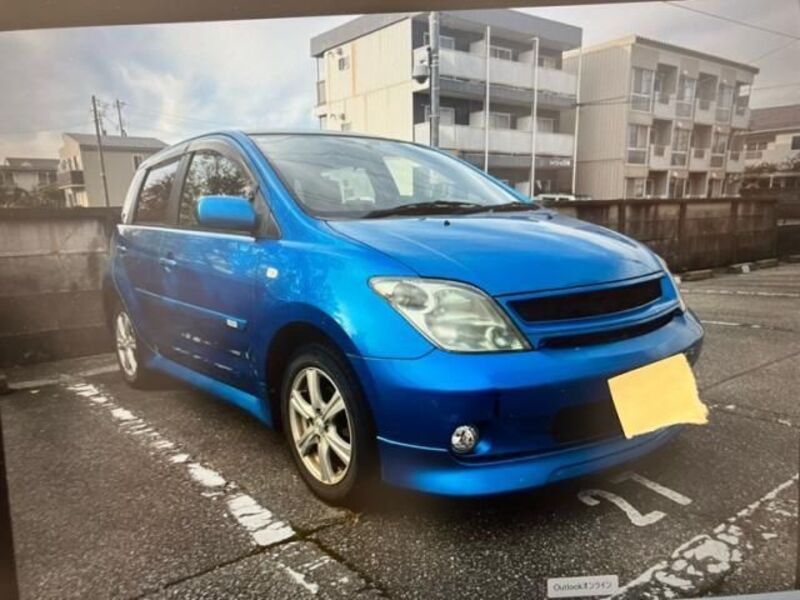 TOYOTA IST