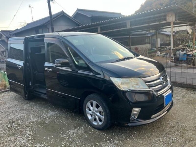 NISSAN SERENA