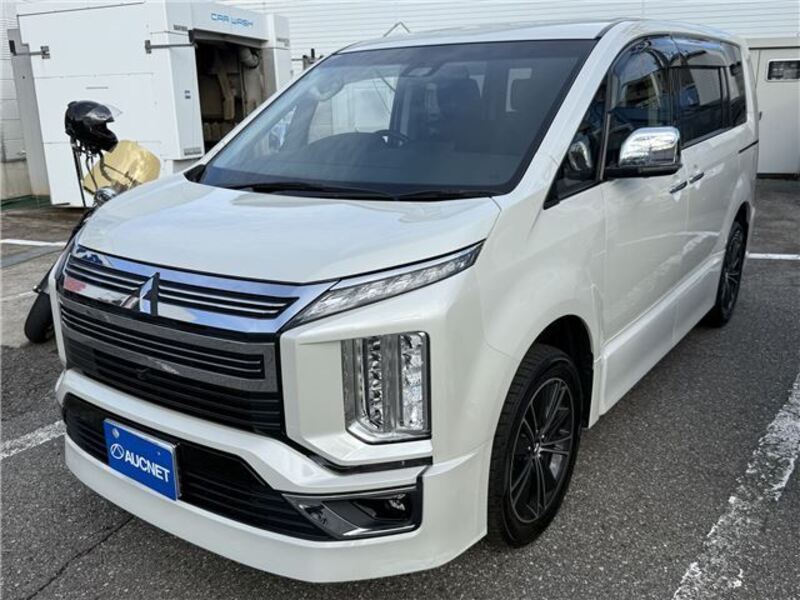 MITSUBISHI DELICA D5