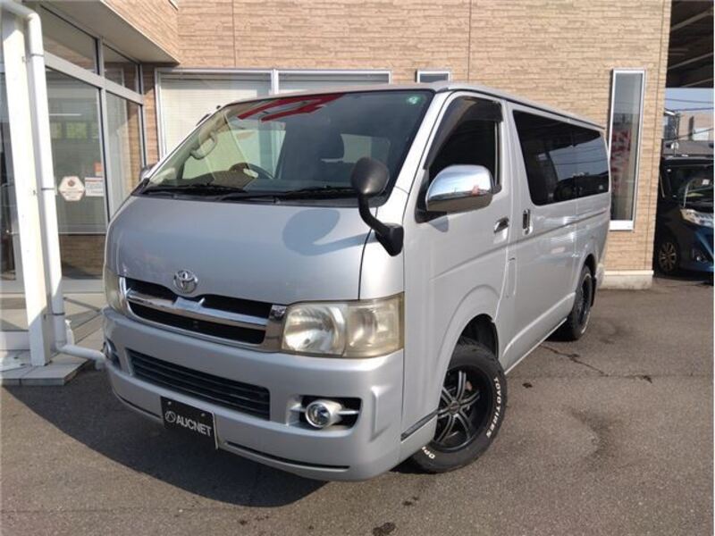 TOYOTA HIACE