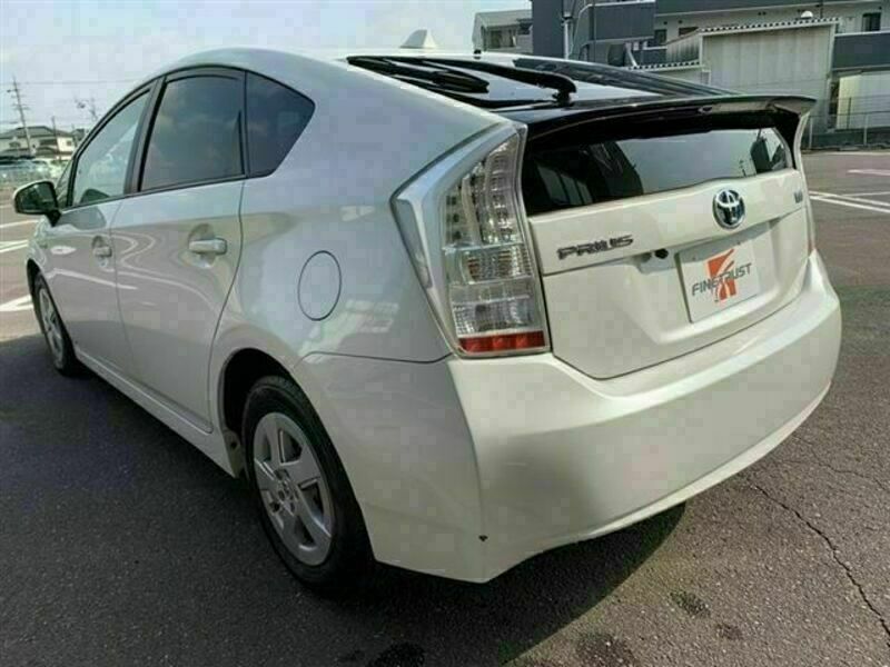 PRIUS-6