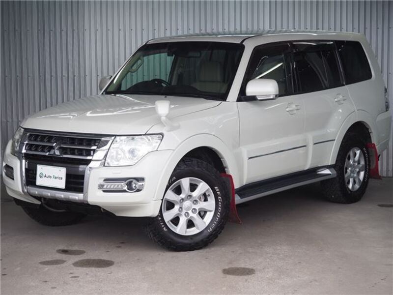 MITSUBISHI PAJERO