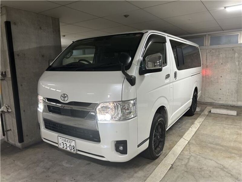 TOYOTA HIACE