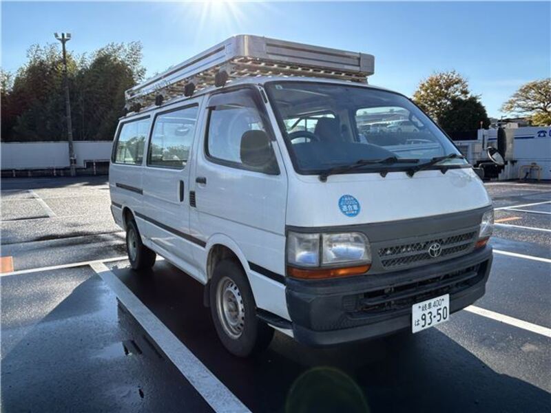 TOYOTA HIACE