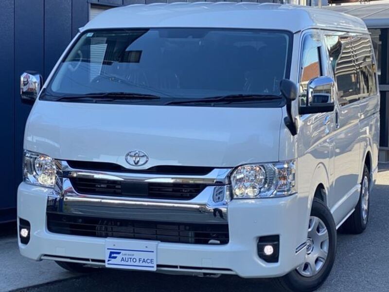 TOYOTA HIACE