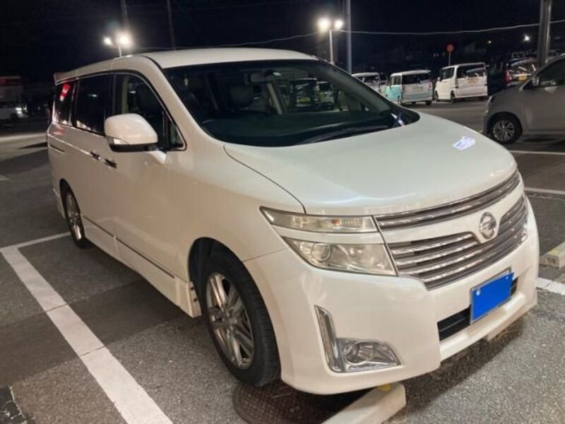 NISSAN ELGRAND