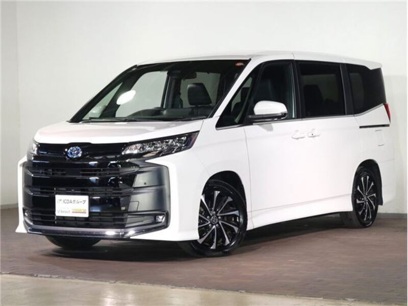 TOYOTA NOAH