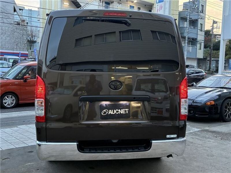 HIACE VAN