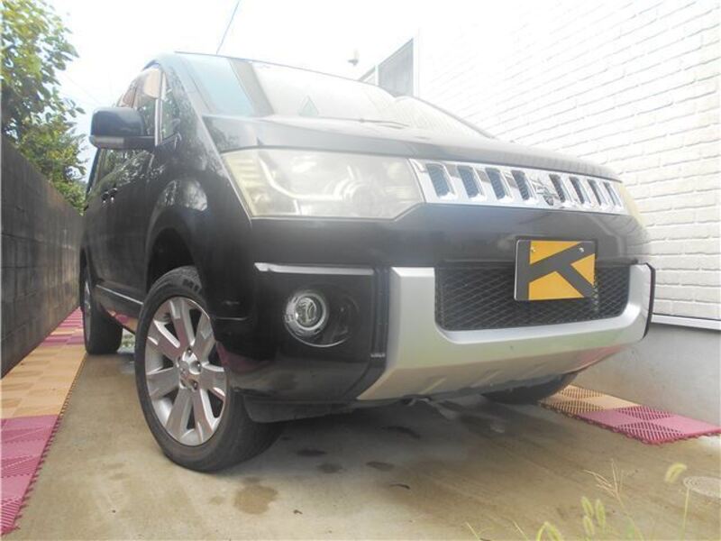 MITSUBISHI DELICA D5