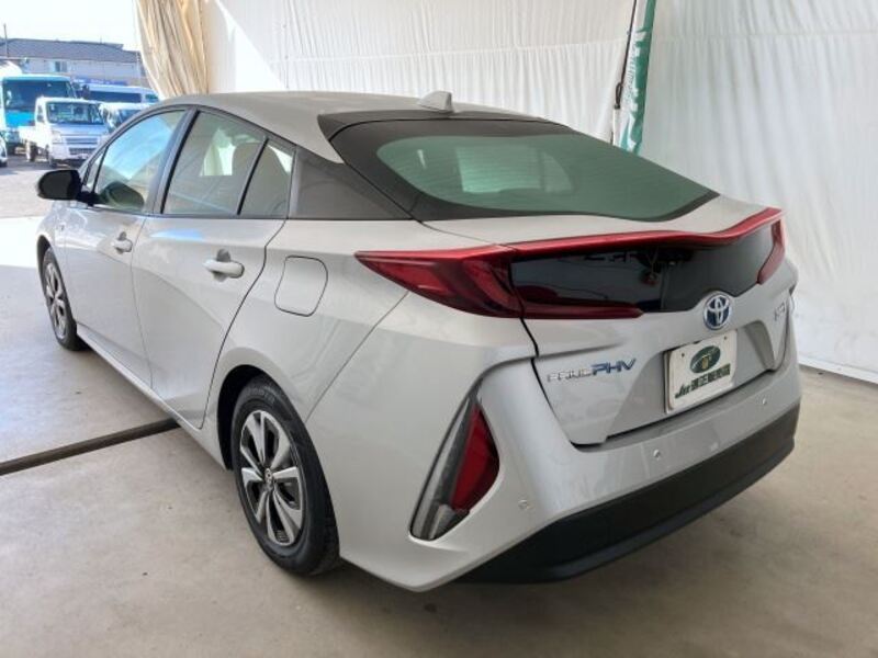 PRIUS PHV