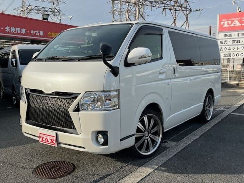 TOYOTA HIACE