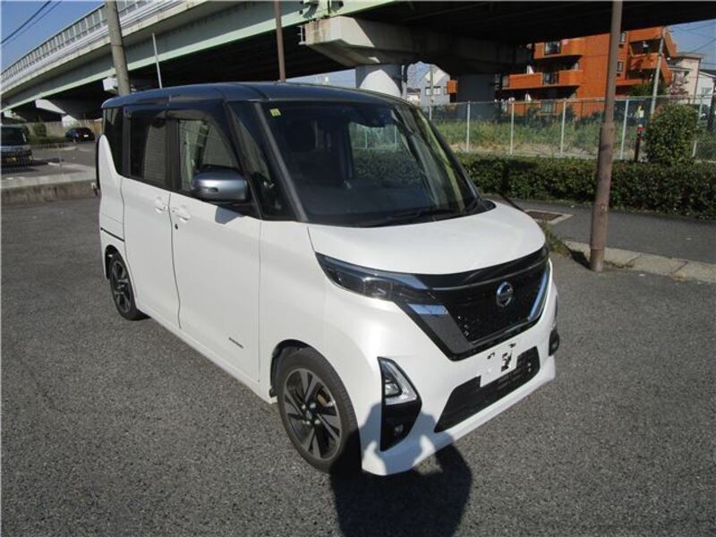 NISSAN ROOX