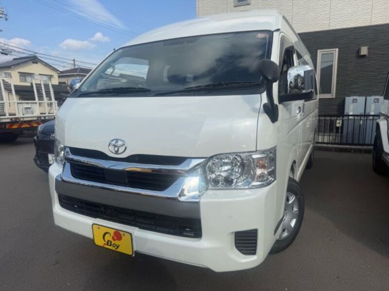 TOYOTA HIACE