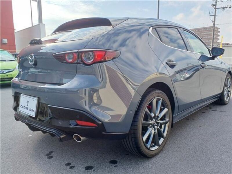 MAZDA3