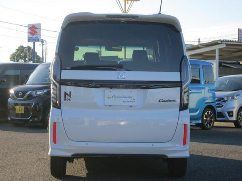 N BOX CUSTOM