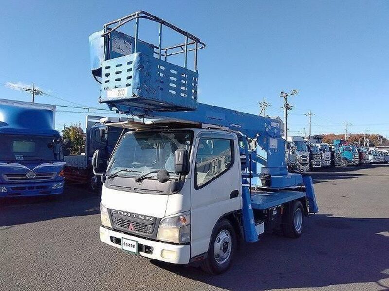 MITSUBISHI CANTER