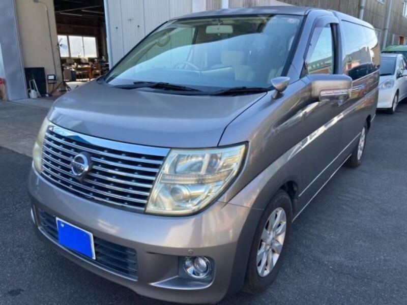 NISSAN ELGRAND