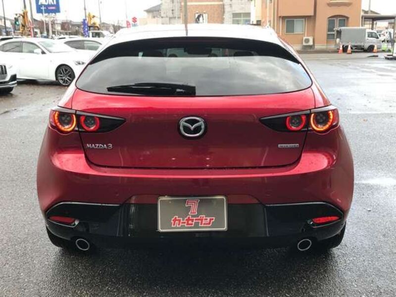 MAZDA3