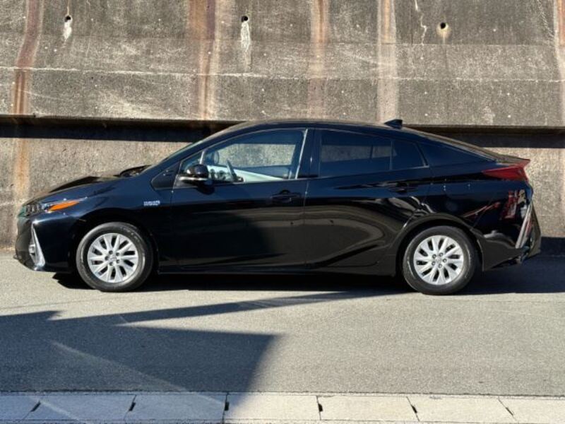 PRIUS PHV