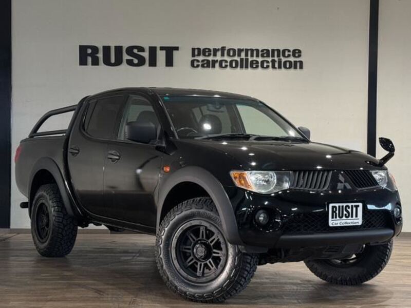 MITSUBISHI TRITON