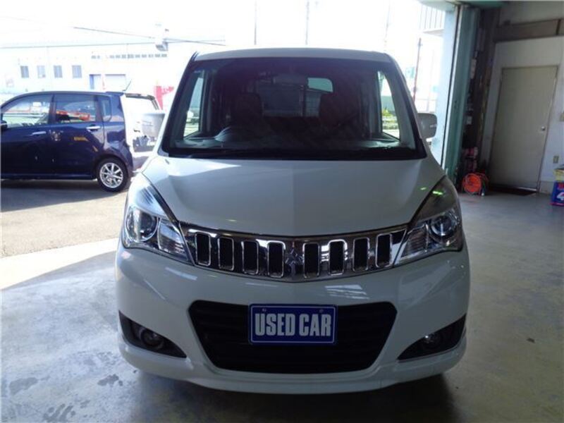 MITSUBISHI DELICA D2