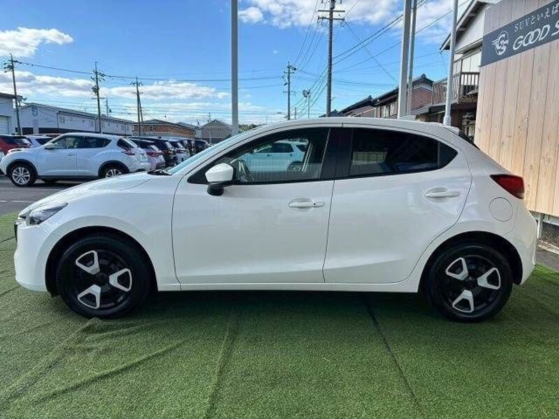 MAZDA2