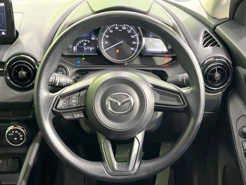 MAZDA2