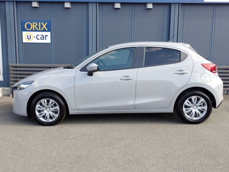 MAZDA2