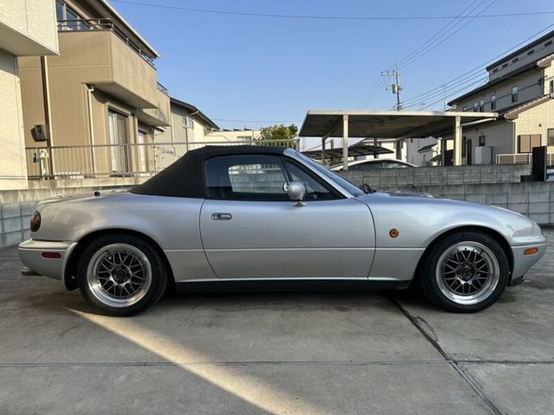 EUNOS ROADSTER