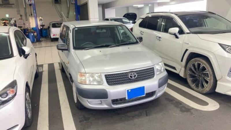TOYOTA SUCCEED VAN