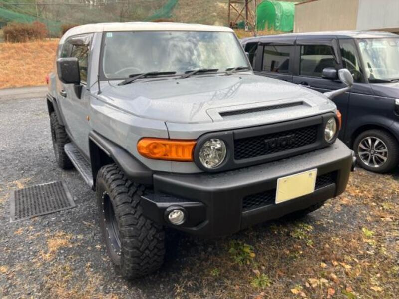 TOYOTA FJ CRUISER