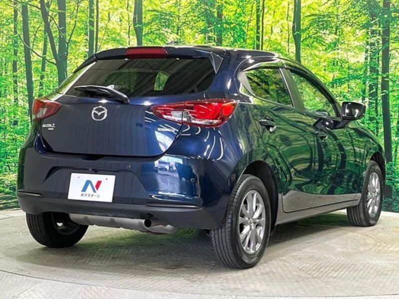 MAZDA2