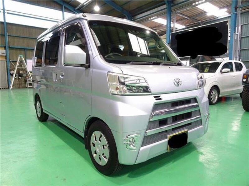 TOYOTA PIXIS VAN