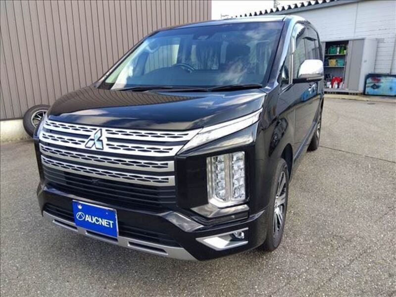 MITSUBISHI DELICA D5
