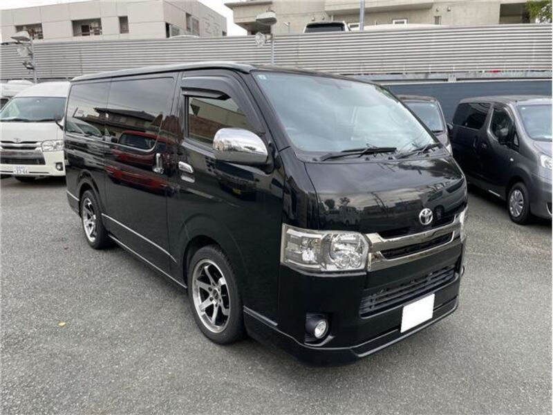 TOYOTA HIACE