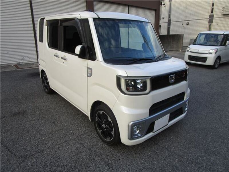 DAIHATSU WAKE