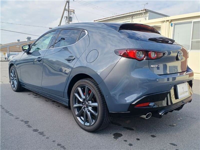 MAZDA3