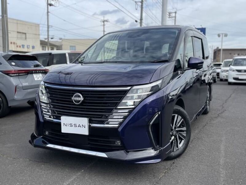 NISSAN SERENA