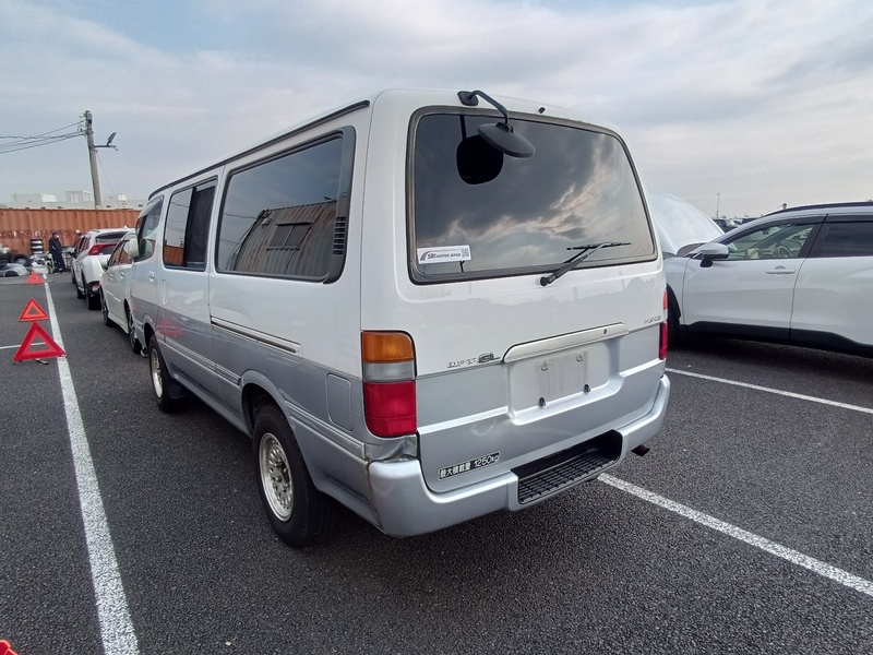HIACE VAN