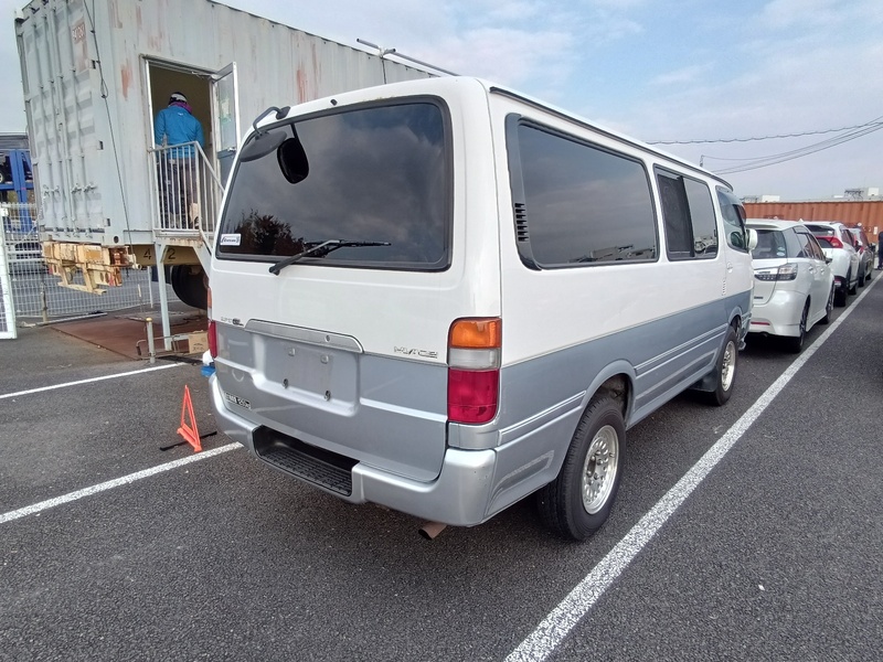 HIACE VAN