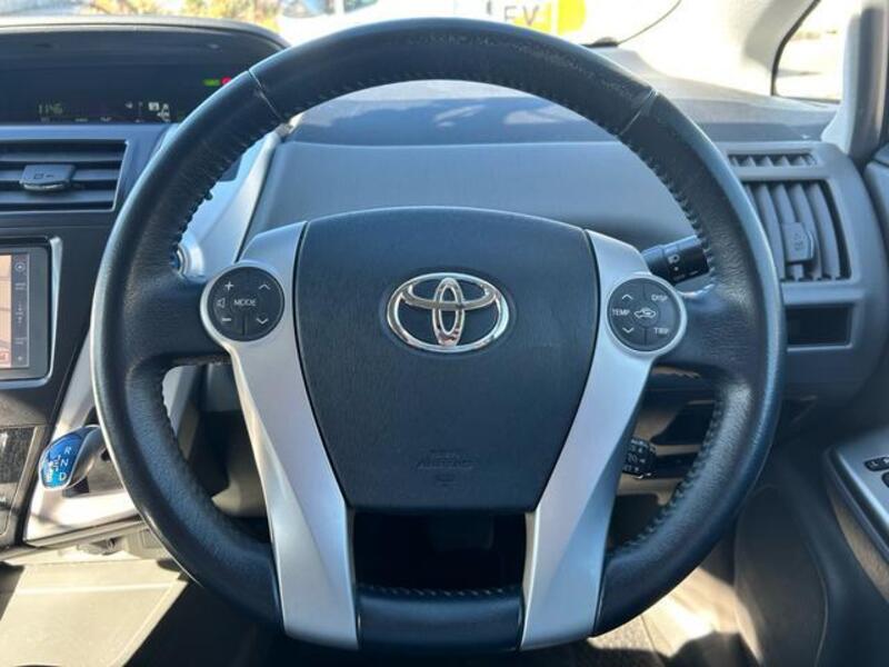 PRIUS ALPHA