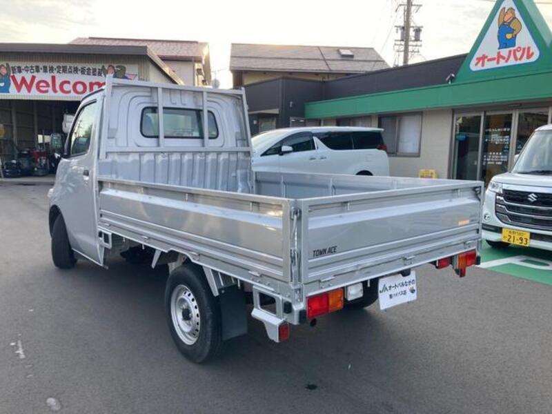 TOWNACE TRUCK