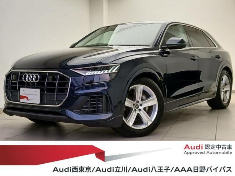 AUDI Q8
