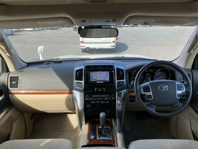 LAND CRUISER