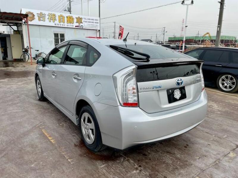 PRIUS PHV