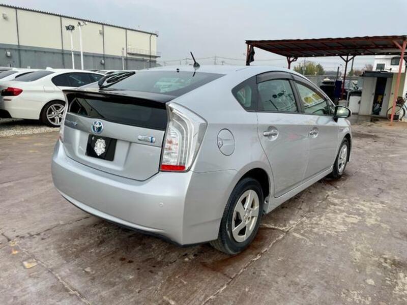 PRIUS PHV