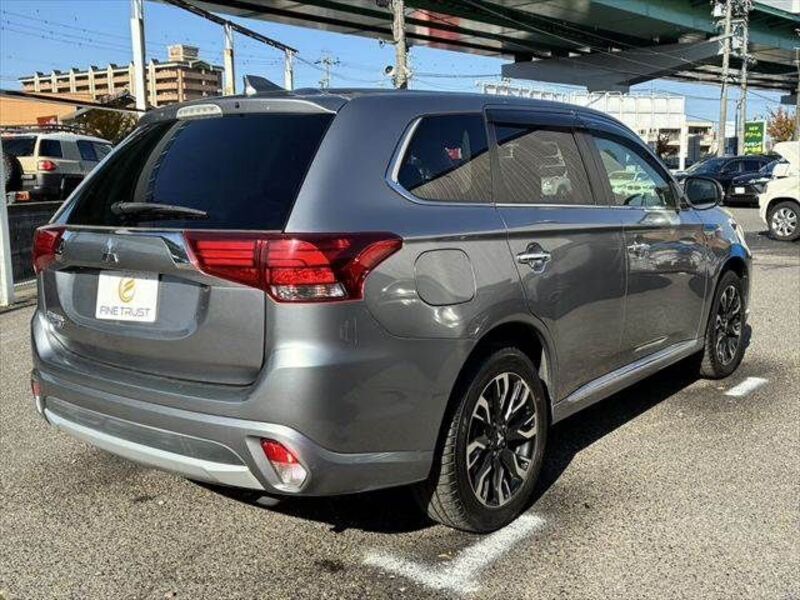 OUTLANDER PHEV